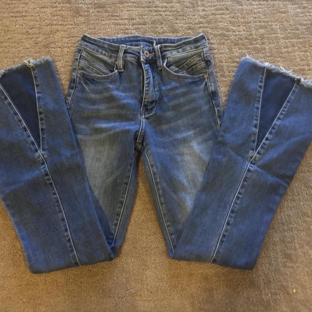 Stylish Indigo Women's Straight Leg Jeans